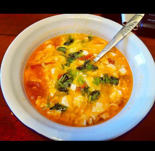 西红柿鸡蛋疙瘩海鲜汤，海鲜怎么炖才鲜？-图1