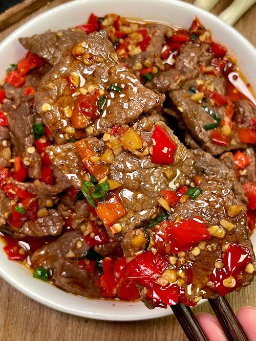 家常炒牛肉怎么做才嫩滑入味？-图3