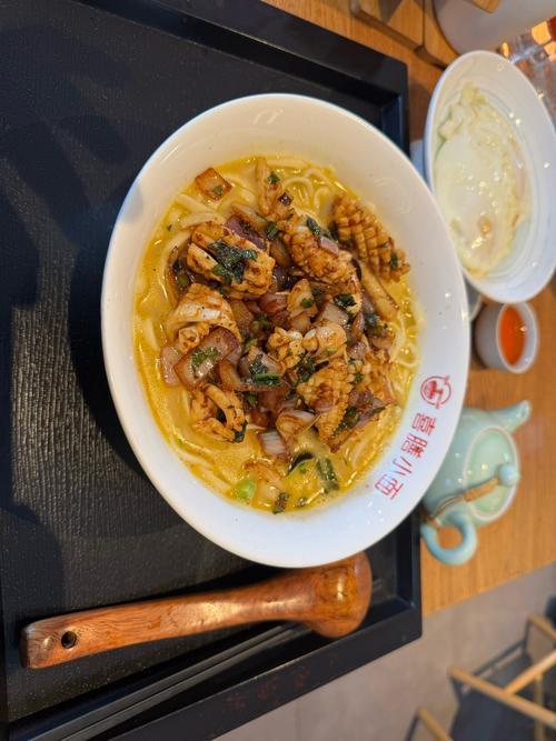 泉州鱿鱼海鲜卤面怎么做？-图1