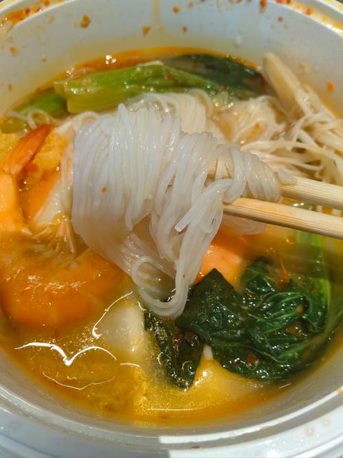 凉拌海鲜米线怎么做？-图1