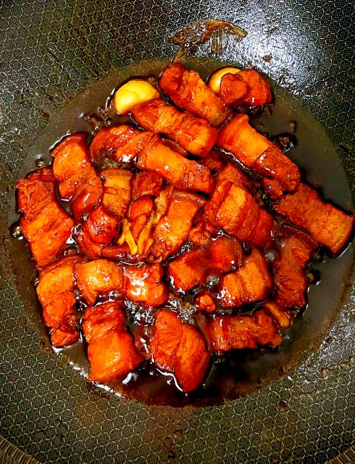 家常三层肉怎么做才好吃？-图2