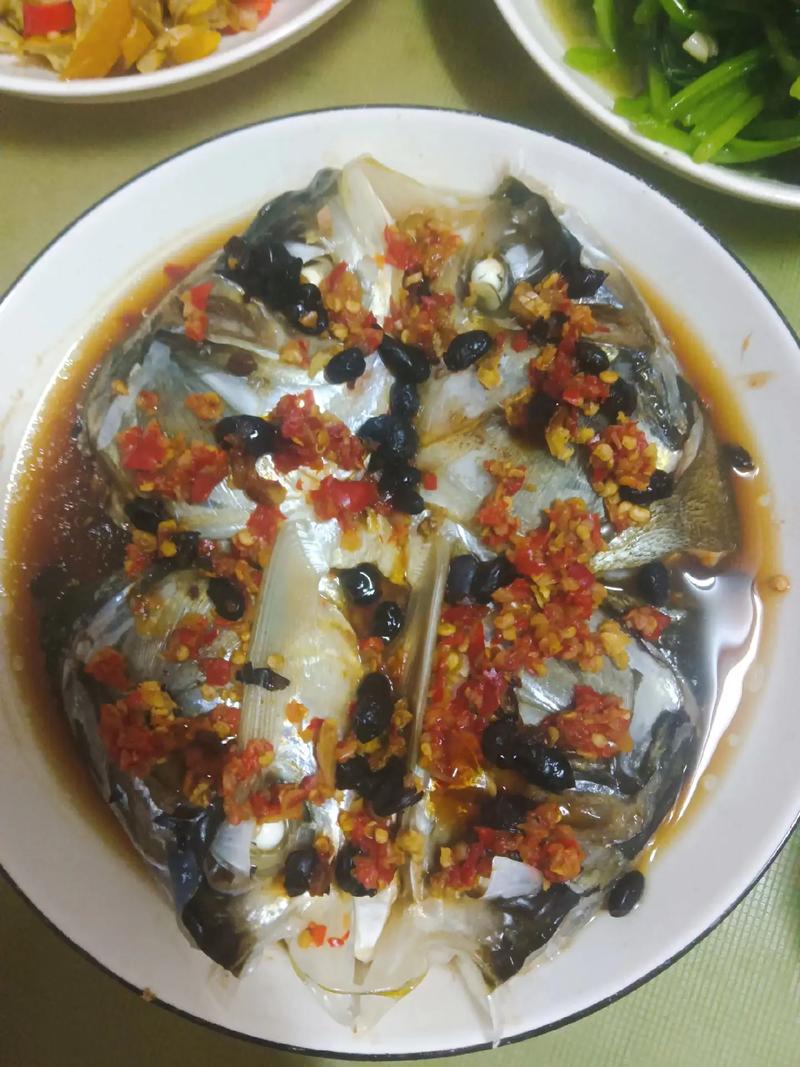 清蒸鱼头家常做法有哪些关键步骤?-图1 清蒸鱼头家常做法有哪些关键步骤?-图1