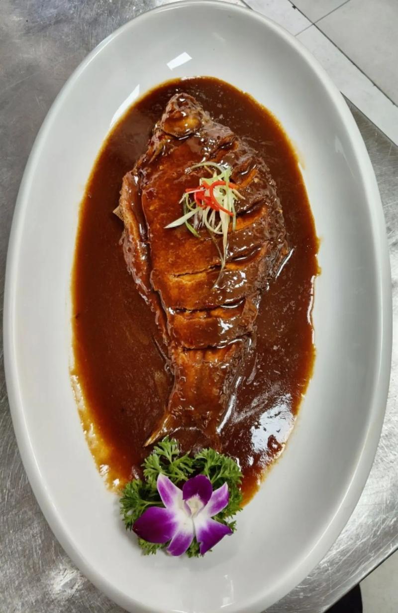 五香熏鲂鱼怎么做才入味？-图2