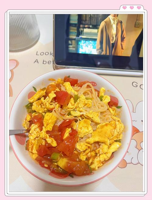 西红柿炒鸡蛋海鲜卤面，三鲜如何融合更出彩？-图2