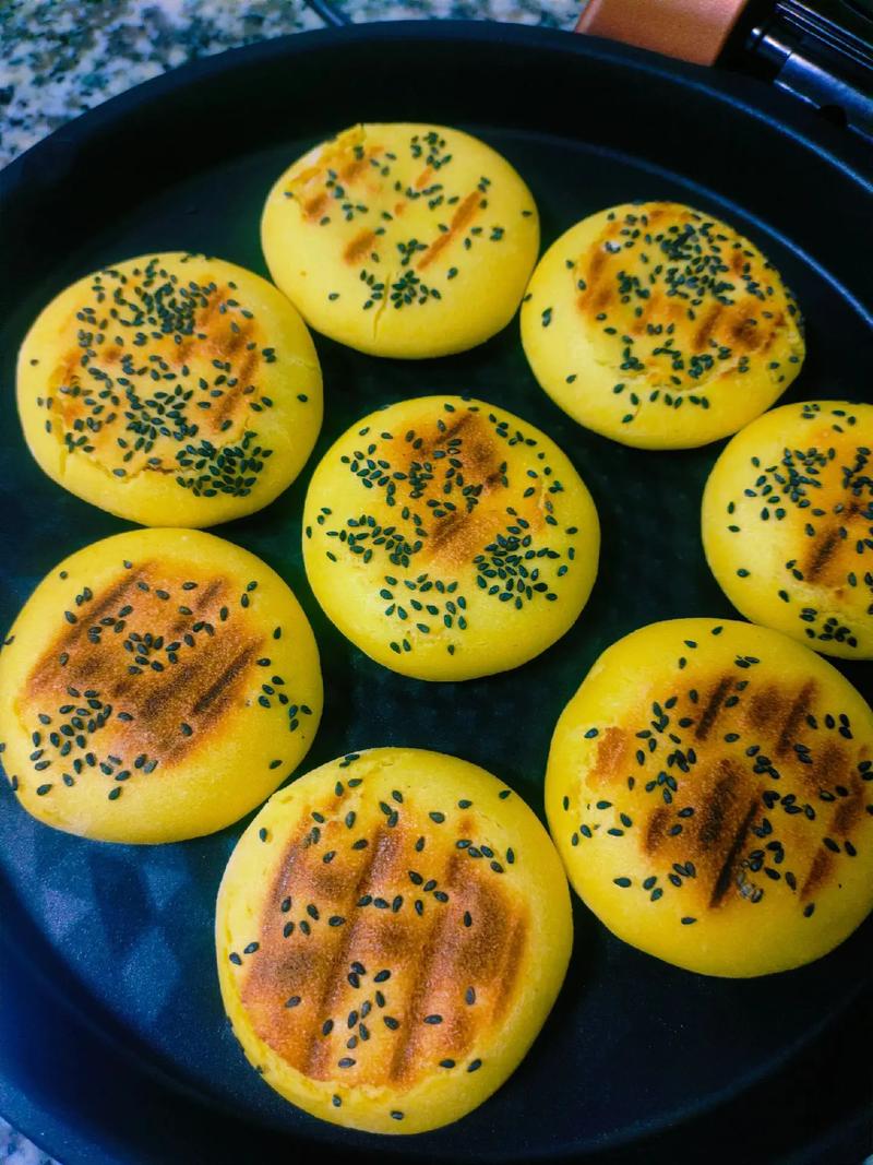 煎玉米面饼怎么做才软糯香甜?-图2 煎玉米面饼怎么做才软糯香甜?-图2