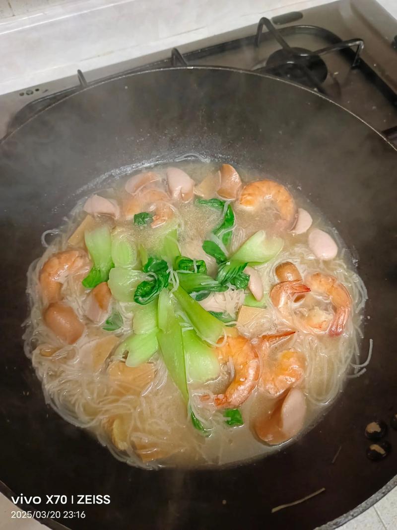 韭菜海鲜面怎么做才好吃?-图2 韭菜海鲜面怎么做才好吃?-图2