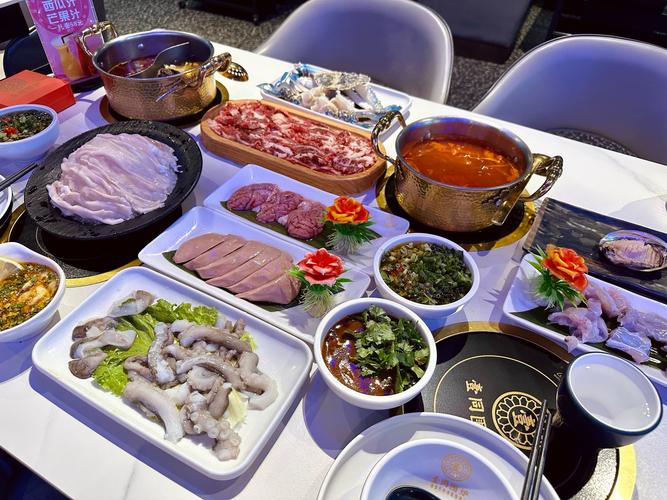 海鲜牛肉鸳鸯火锅图片-图1 海鲜牛肉鸳鸯火锅图片-图1