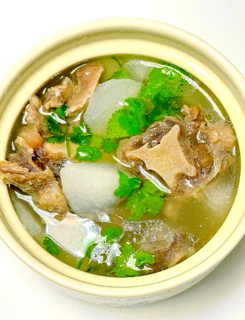 宝宝牛骨汤怎么做才好喝又营养？-图2