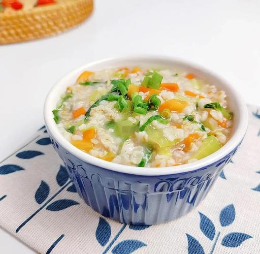 两岁宝宝喝粥，搭配什么菜营养又合适？-图1