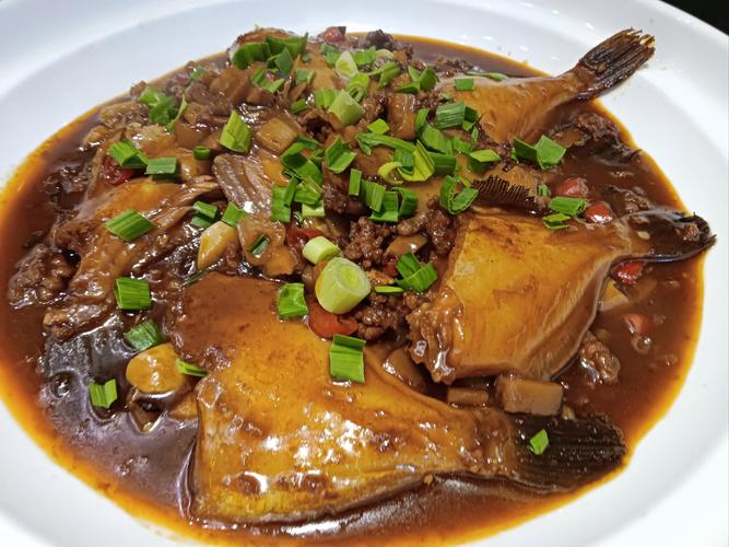 家常扒皮鱼怎么做才够味？-图2