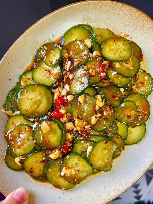 凉拌黄瓜片怎么做才爽脆入味？-图2