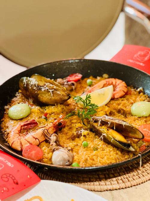 传统西班牙海鲜饭口味有何独特之处？-图1