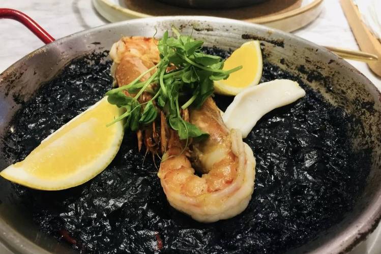 西班牙海鲜烩饭墨鱼汁，为何如此独特？-图3