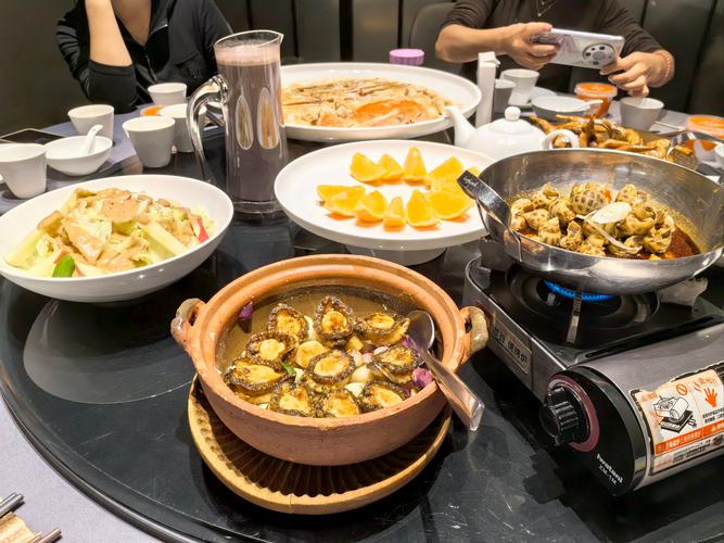 朋友海鲜聚餐图片,有哪些必点海鲜?-图1 朋友海鲜聚餐图片,有哪些必点海鲜?-图1