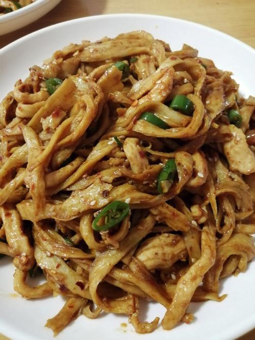 孜然面筋怎么做？家常做法看这里！-图1