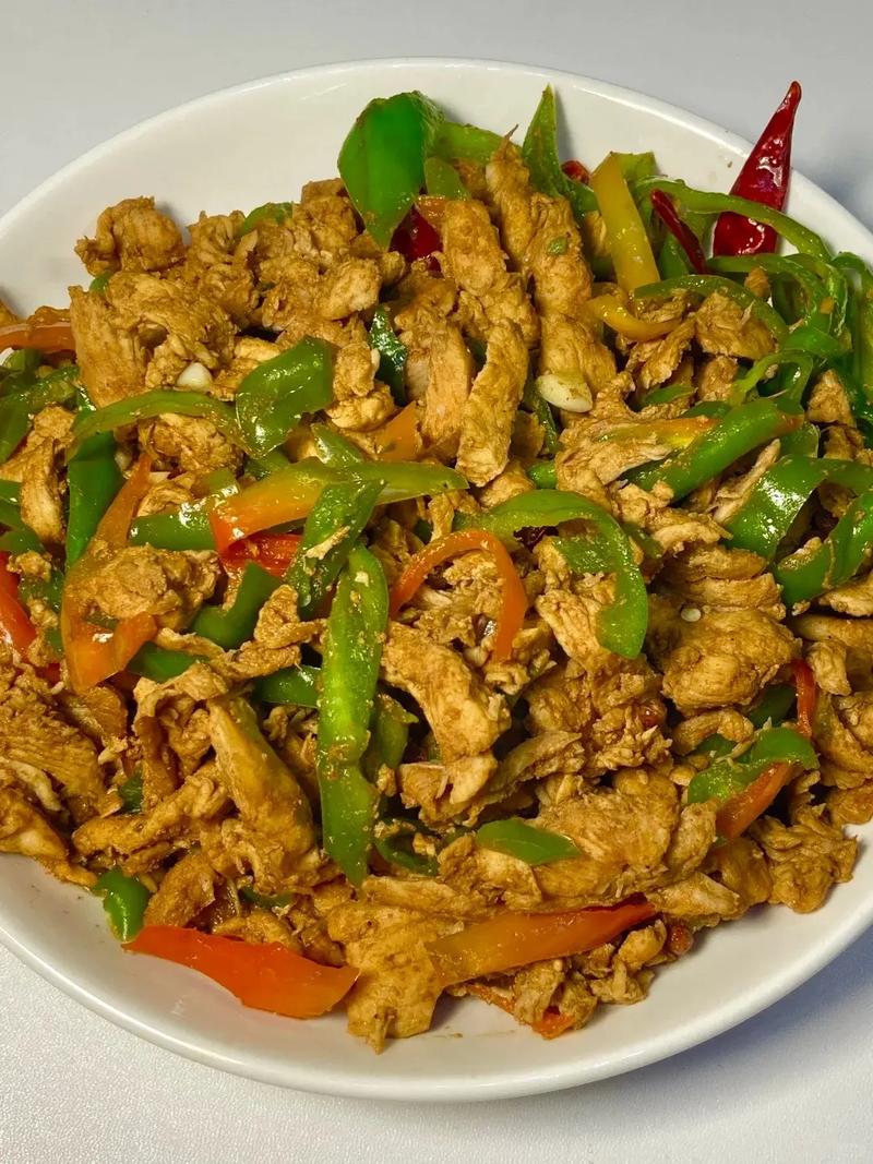 青椒炒鸡胸肉家常做法，嫩滑不柴怎么做？-图2