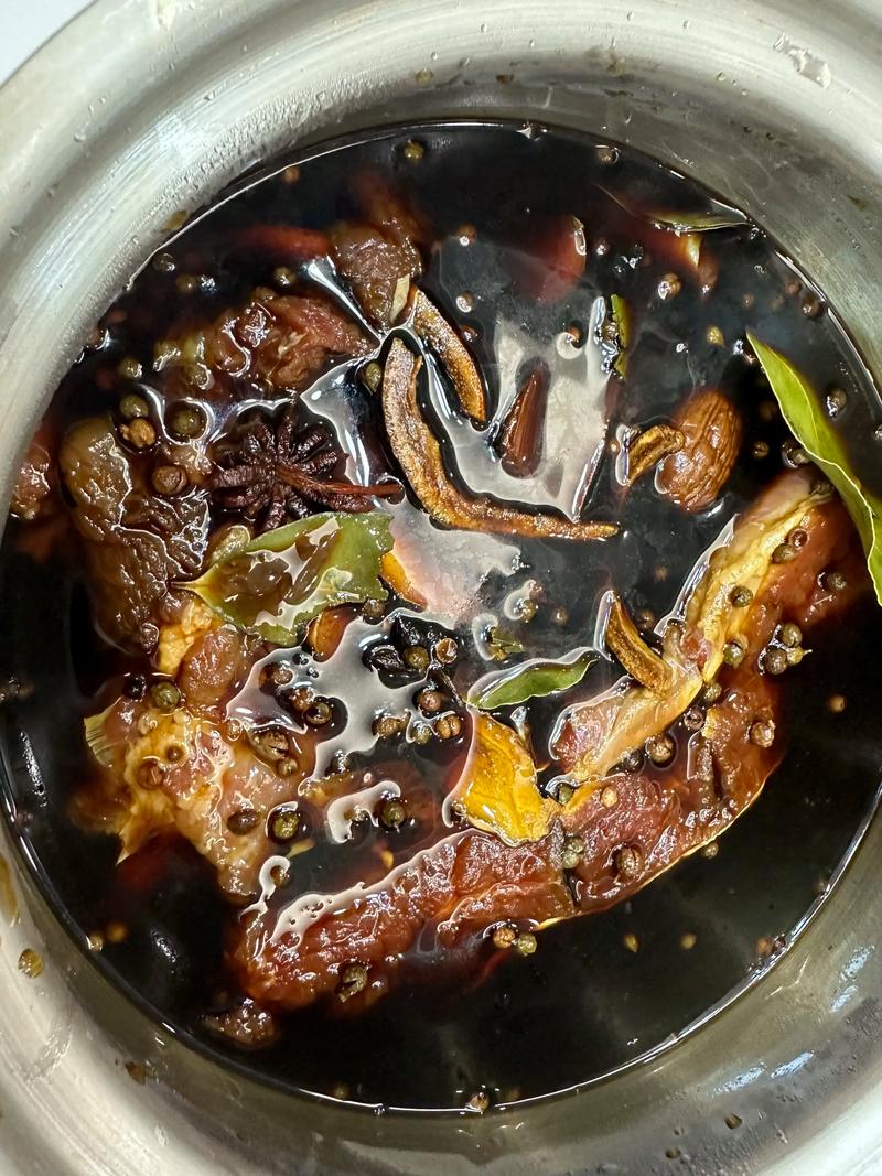 家常炖卤肉做法全，新手也能学会吗？-图2