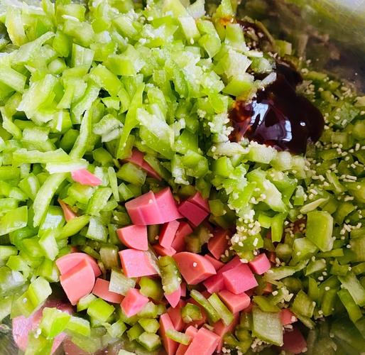 家常青椒火腿馅怎么做？-图1