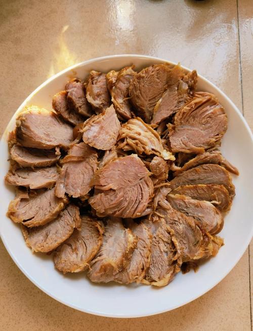 老卤肉怎么做？家常做法全解！-图1