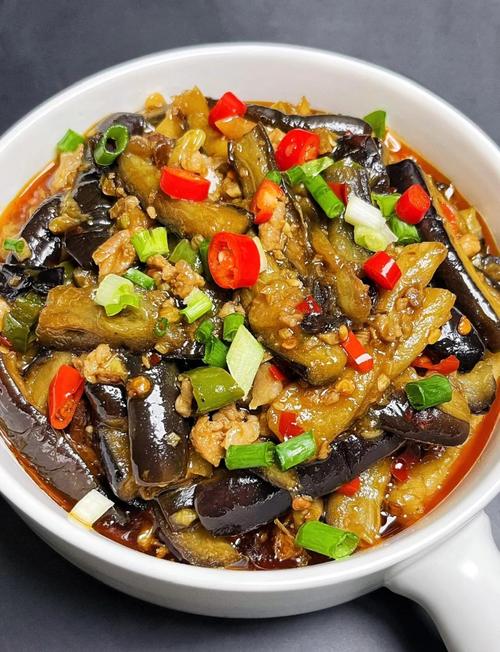 家常茄子红烧肉怎么做才入味？-图1