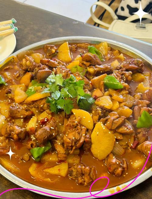 河南大盘鸡家常做法,鸡肉土豆怎么炖入味?-图1 河南大盘鸡家常做法,鸡肉土豆怎么炖入味?-图1