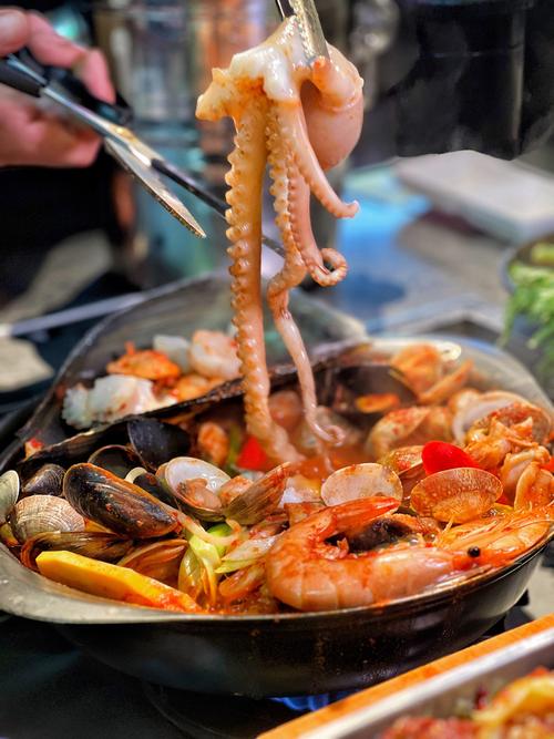 韩国海鲜泡菜火锅图片，馋哭！怎么做的？-图1