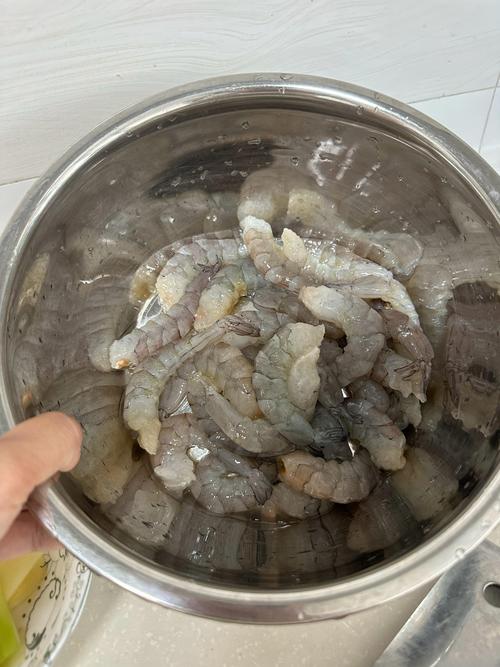 宝宝虾仁饺子怎么做？虾仁怎么处理？-图1