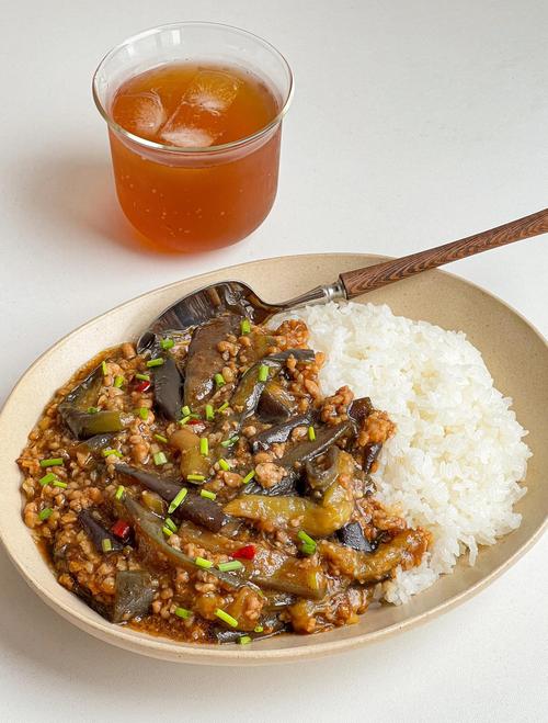 肉未烧茄子怎么做才下饭?-图1 肉未烧茄子怎么做才下饭?-图1