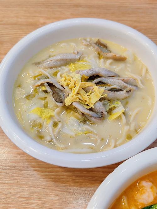 家常黄鱼海鲜面怎么做才鲜?-图2 家常黄鱼海鲜面怎么做才鲜?-图2