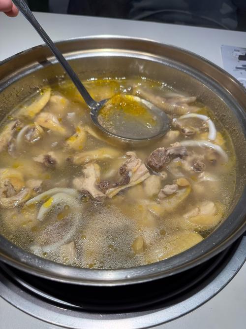 鸡肉海鲜火锅怎么做才好吃?-图3 鸡肉海鲜火锅怎么做才好吃?-图3