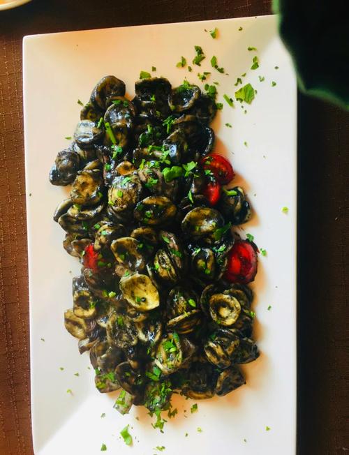 墨鱼汁海鲜意面,墨鱼汁的奥秘在哪?-图2 墨鱼汁海鲜意面,墨鱼汁的奥秘在哪?-图2