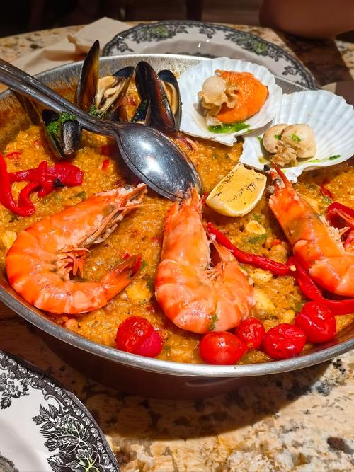 西班牙海鲜饭装盘视频-图2