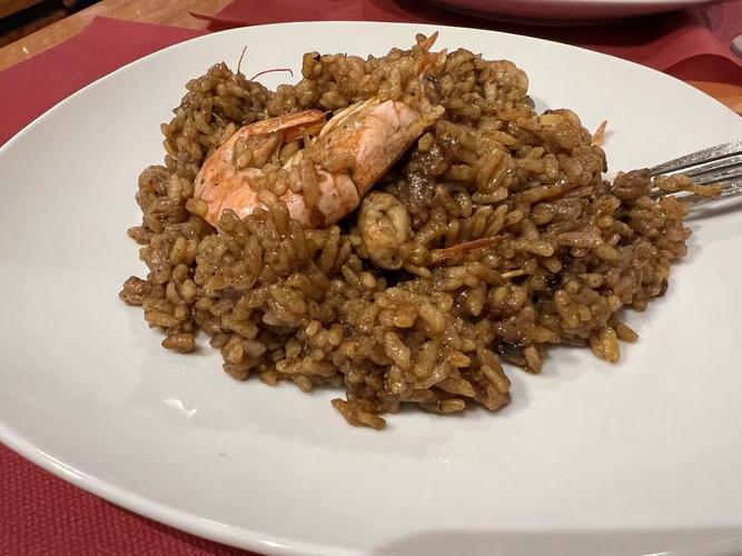 西班牙海鲜烩饭为何会夹生？-图1