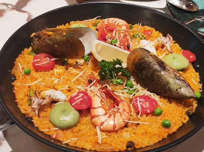 正宗西班牙海鲜烩饭有何独特秘诀？-图2