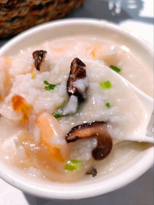 海鲜粥该放哪些海鲜？-图1