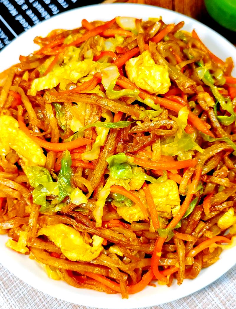 蒜薹炒饼丝怎么做才好吃？-图1