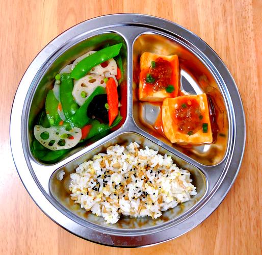 三岁宝宝午餐怎么搭配更营养？-图2