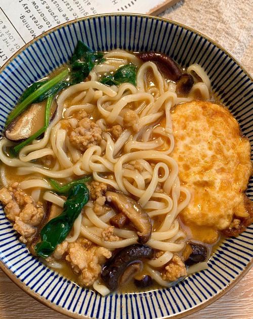 家常肉汤面怎么熬出好味道？-图1