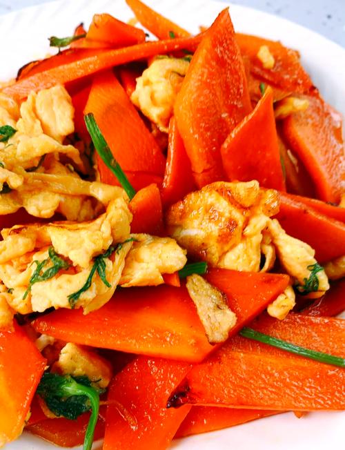 胡萝卜怎么烧更营养宝宝爱吃？-图2