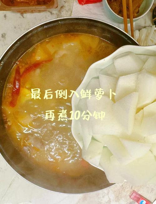 酸菜老鸭汤怎么做？家常做法有啥诀窍？-图2