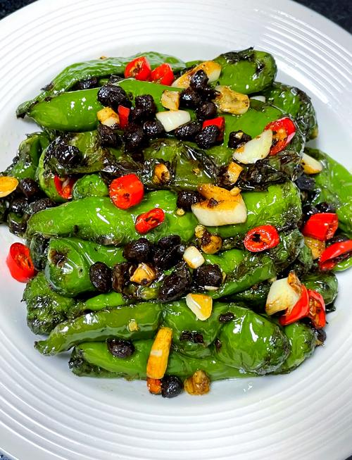 素青椒怎么做才下饭？-图1