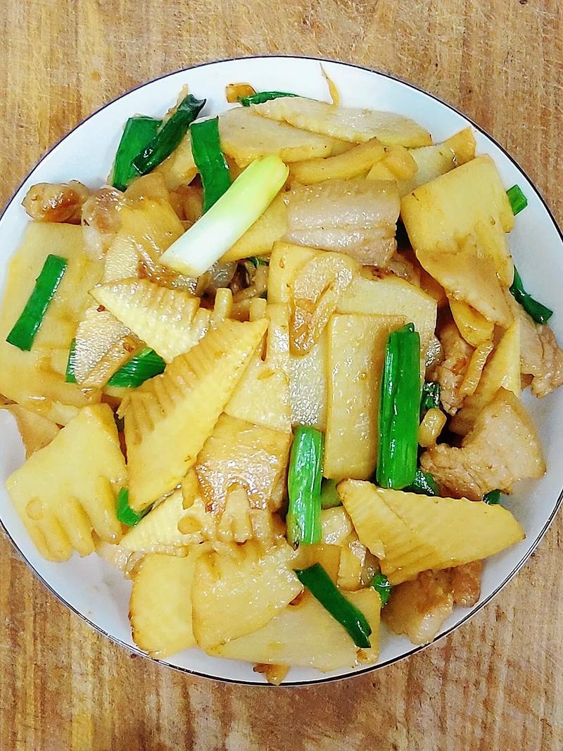 鲜竹笋炒肉怎么做才够鲜嫩？-图2