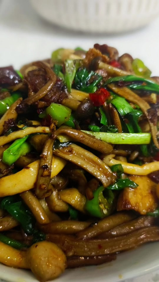 青椒海鲜菇怎么做才鲜？-图2