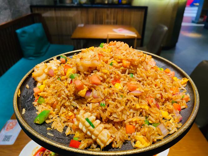 麻辣小海鲜配海鲜炒饭，这搭配绝了？-图1