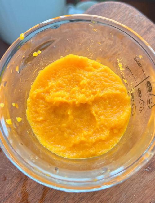 宝宝辅食胡萝卜红枣泥怎么做？-图2