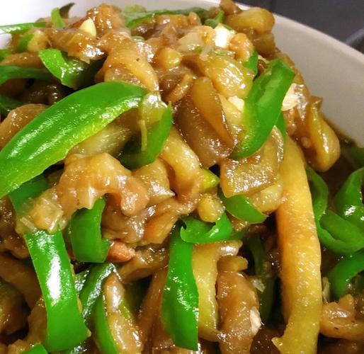 长茄子炒肉怎么做才入味？-图2