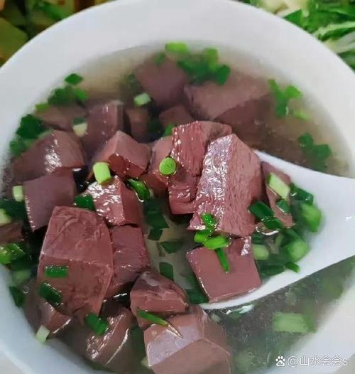 海鲜猪血同食会中毒吗？-图1