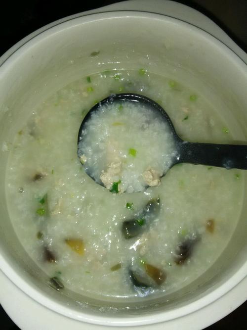 宝宝芹菜瘦肉粥怎么做？-图3