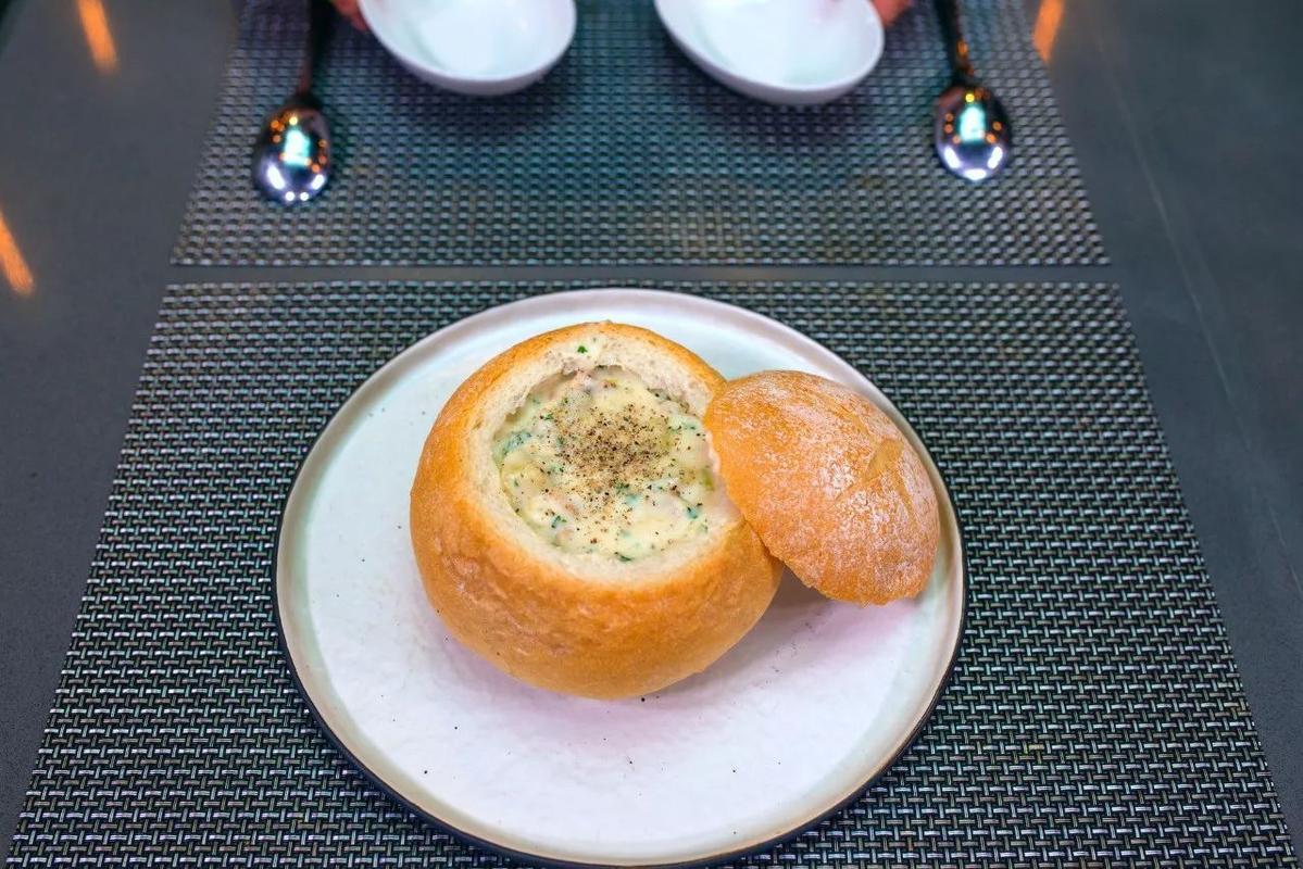 海鲜巧达面包汤怎么做？-图2