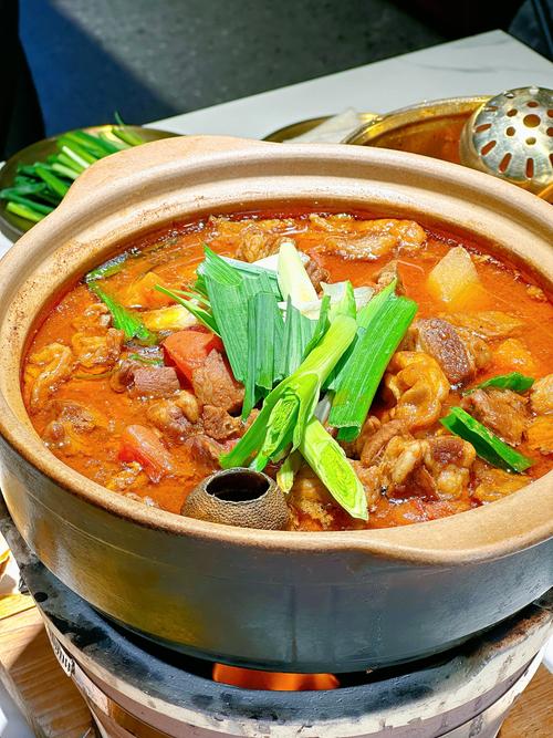 牛肉汤加海鲜，风味碰撞可行吗？-图1